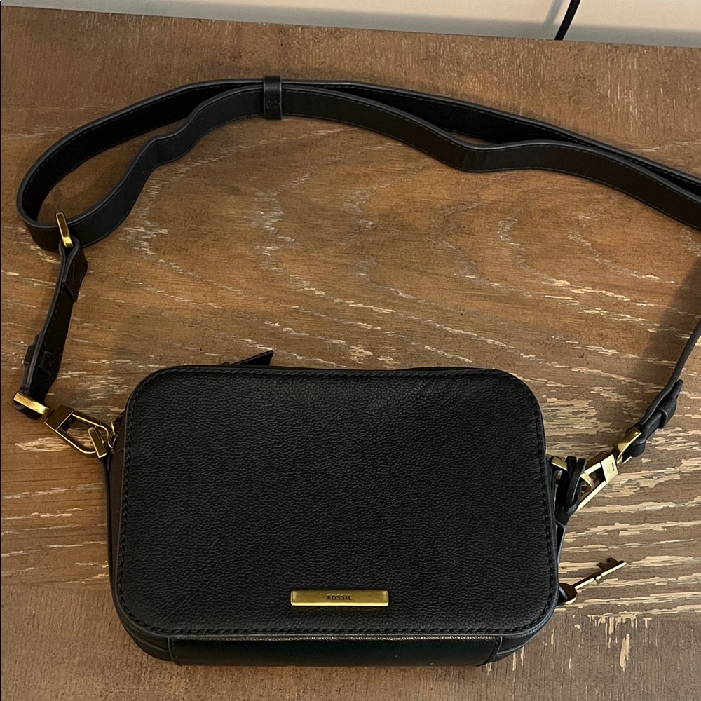 Fossil Women’s Bryce Leather Crossbody